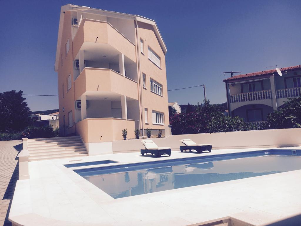Orange Apartments Novalja Luaran gambar